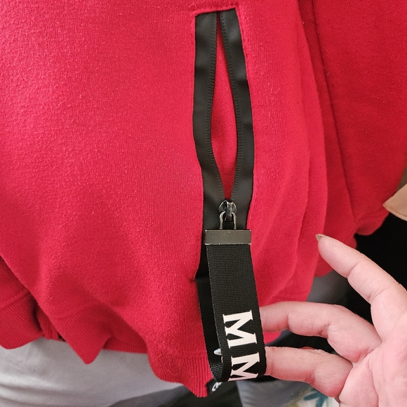 💵3/$20 Switch Red Zip Up Hooded Sweatshirt - Picture 5 of 9